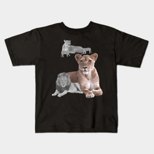 Lioness with Lion in Africa Kids T-Shirt